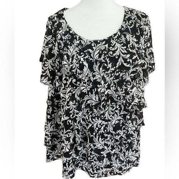 212 Collection black & white shirt sleeved tired ruffle front top, size 2X - Picture 1 of 7